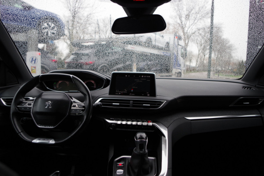 Peugeot 3008 1.2 PureTech 130 PK GT Line, Cruise Control, Navigatie, Carplay