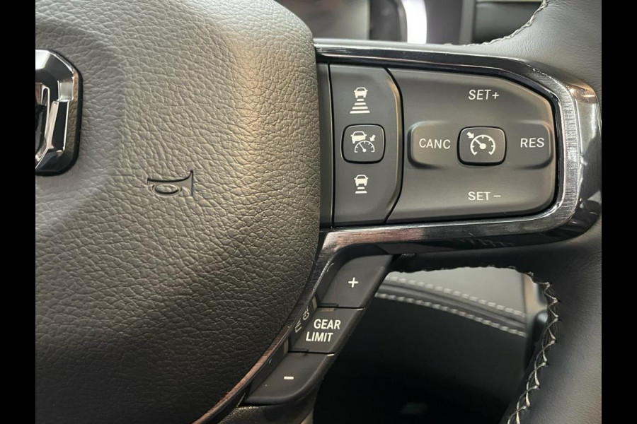 Dodge Ram 1500 5.7 V8 Limited RED Widebody Carway Edition