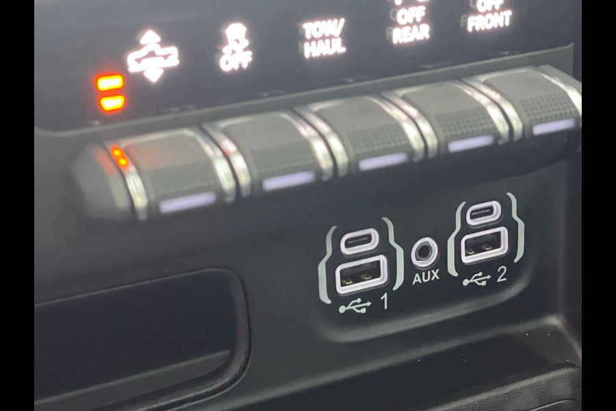 Dodge Ram 1500 5.7 V8 Limited RED Widebody Carway Edition