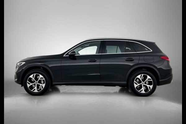 Mercedes-Benz GLC 300 e 4MATIC Plug-In Hybride Trekhaak | Ledkoplampen | Memory Voorstoelen |  Achteruitrijcamera | Sfeerverlichting | Dodehoekassistent. Inclusief 24 maanden Mercedes-Benz Certified garantie voor Europa.