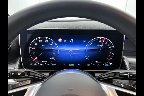 Mercedes-Benz GLC 300 e 4MATIC Plug-In Hybride Trekhaak | Ledkoplampen | Memory Voorstoelen |  Achteruitrijcamera | Sfeerverlichting | Dodehoekassistent. Inclusief 24 maanden Mercedes-Benz Certified garantie voor Europa.