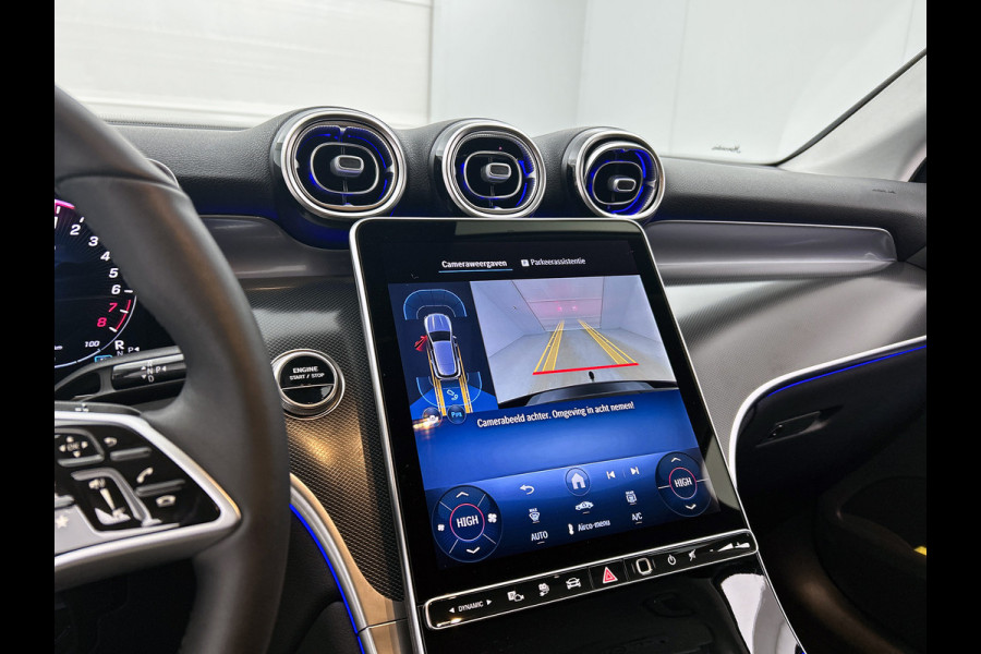 Mercedes-Benz GLC 300 e 4MATIC Plug-In Hybride Trekhaak | Ledkoplampen | Memory Voorstoelen |  Achteruitrijcamera | Sfeerverlichting | Dodehoekassistent. Inclusief 24 maanden Mercedes-Benz Certified garantie voor Europa.
