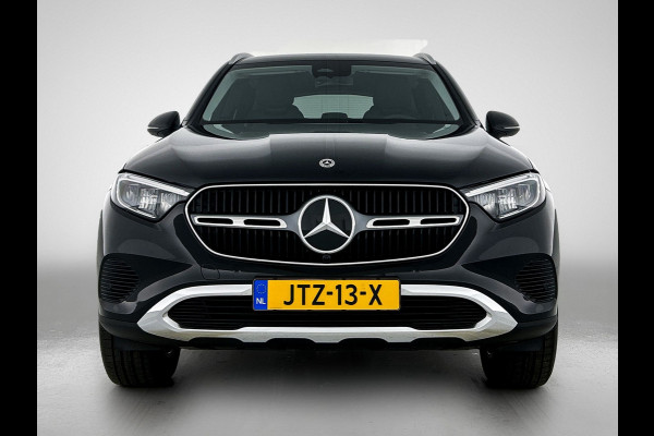 Mercedes-Benz GLC 300 e 4MATIC Plug-In Hybride Trekhaak | Ledkoplampen | Memory Voorstoelen |  Achteruitrijcamera | Sfeerverlichting | Dodehoekassistent. Inclusief 24 maanden Mercedes-Benz Certified garantie voor Europa.