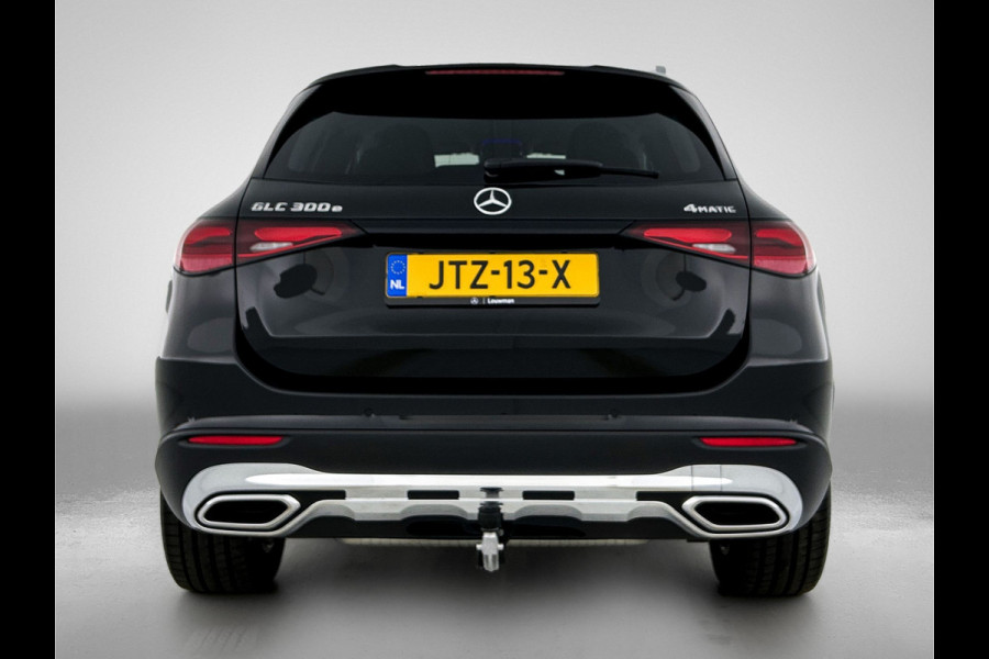 Mercedes-Benz GLC 300 e 4MATIC Plug-In Hybride Trekhaak | Ledkoplampen | Memory Voorstoelen |  Achteruitrijcamera | Sfeerverlichting | Dodehoekassistent. Inclusief 24 maanden Mercedes-Benz Certified garantie voor Europa.