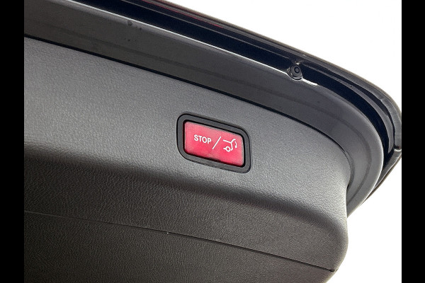 Mercedes-Benz GLC 300 e 4MATIC Plug-In Hybride Trekhaak | Ledkoplampen | Memory Voorstoelen |  Achteruitrijcamera | Sfeerverlichting | Dodehoekassistent. Inclusief 24 maanden Mercedes-Benz Certified garantie voor Europa.