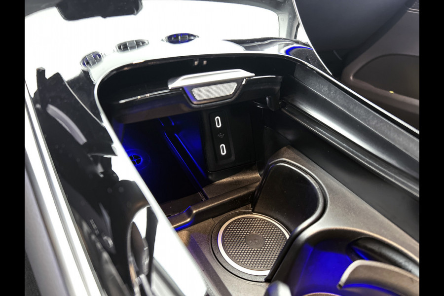 Mercedes-Benz GLC 300 e 4MATIC Plug-In Hybride Trekhaak | Ledkoplampen | Memory Voorstoelen |  Achteruitrijcamera | Sfeerverlichting | Dodehoekassistent. Inclusief 24 maanden Mercedes-Benz Certified garantie voor Europa.