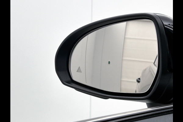 Mercedes-Benz GLC 300 e 4MATIC Plug-In Hybride Trekhaak | Ledkoplampen | Memory Voorstoelen |  Achteruitrijcamera | Sfeerverlichting | Dodehoekassistent. Inclusief 24 maanden Mercedes-Benz Certified garantie voor Europa.