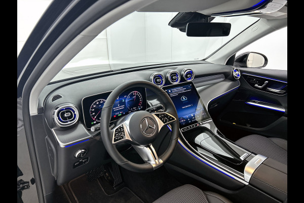 Mercedes-Benz GLC 300 e 4MATIC Plug-In Hybride Trekhaak | Ledkoplampen | Memory Voorstoelen |  Achteruitrijcamera | Sfeerverlichting | Dodehoekassistent. Inclusief 24 maanden Mercedes-Benz Certified garantie voor Europa.