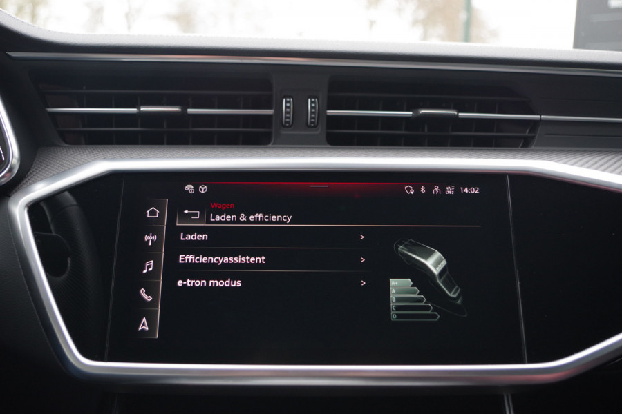 Audi A6 Avant 55 TFSI e 367 PK Quattro Competition S-Line Plug-In Hybride, Tour-Pakket, HD-Matrix, Camera, Stoel-& Stuurverwarming