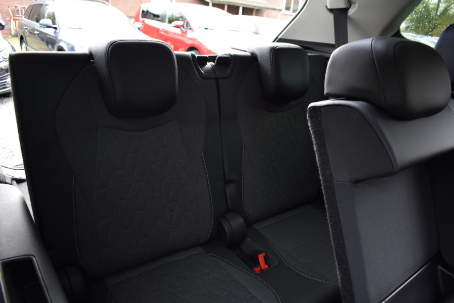 Volkswagen Tayron 1.5 eTSI 150PK DSG LIFE 7-PERSOONS/TREKHAAK/FABRIEKSGARANTIE Auto wordt verwacht!