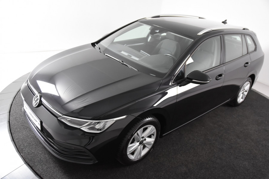 Volkswagen Golf VIII Variant Life *1ste eigenaar*Navigatie*Park Assist*Carplay*