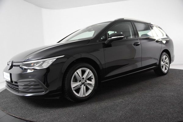 Volkswagen Golf VIII Variant Life *1ste eigenaar*Navigatie*Park Assist*Carplay*