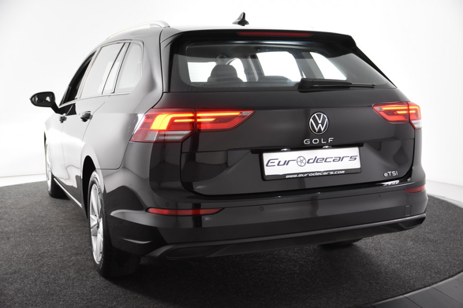 Volkswagen Golf VIII Variant Life *1ste eigenaar*Navigatie*Park Assist*Carplay*