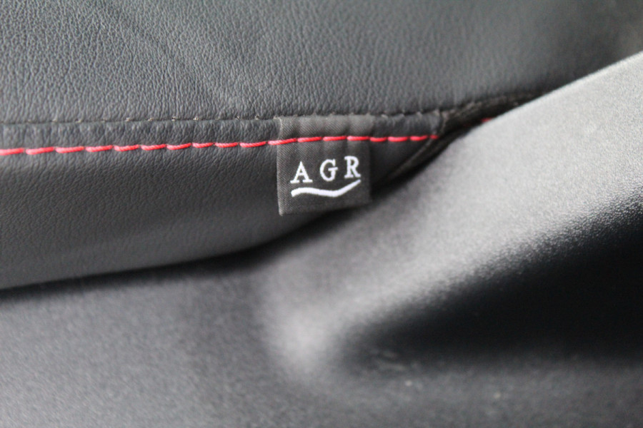 Ford Kuga 2.5-243pk PHEV ST-Line X. Van €. 54.937,- voor €. 43.735,- Trekgewicht van 2.100kg ! Elektr. panodak., elektr. trekhaak, stoel-, stuur- en voorraamverw., 360gr. Camera, HUD, AppleCarplay/Androidauto, Elektr. verstelb. comfortstoelen, LED verl.