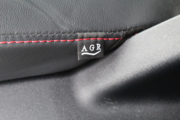 Ford Kuga 2.5-243pk PHEV ST-Line X. Van €. 54.937,- voor €. 43.735,- Trekgewicht van 2.100kg ! Elektr. panodak., elektr. trekhaak, stoel-, stuur- en voorraamverw., 360gr. Camera, HUD, AppleCarplay/Androidauto, Elektr. verstelb. comfortstoelen, LED verl.