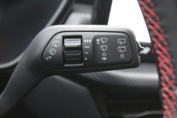 Ford Kuga 2.5-243pk PHEV ST-Line X. Van €. 54.937,- voor €. 43.735,- Trekgewicht van 2.100kg ! Elektr. panodak., elektr. trekhaak, stoel-, stuur- en voorraamverw., 360gr. Camera, HUD, AppleCarplay/Androidauto, Elektr. verstelb. comfortstoelen, LED verl.