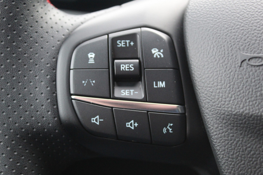 Ford Kuga 2.5-243pk PHEV ST-Line X. Van €. 54.937,- voor €. 43.735,- Trekgewicht van 2.100kg ! Elektr. panodak., elektr. trekhaak, stoel-, stuur- en voorraamverw., 360gr. Camera, HUD, AppleCarplay/Androidauto, Elektr. verstelb. comfortstoelen, LED verl.