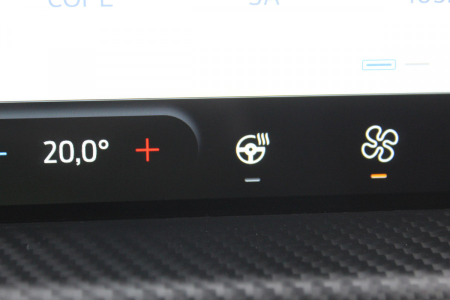 Ford Kuga 2.5-243pk PHEV ST-Line X. Van €. 54.937,- voor €. 43.735,- Trekgewicht van 2.100kg ! Elektr. panodak., elektr. trekhaak, stoel-, stuur- en voorraamverw., 360gr. Camera, HUD, AppleCarplay/Androidauto, Elektr. verstelb. comfortstoelen, LED verl.