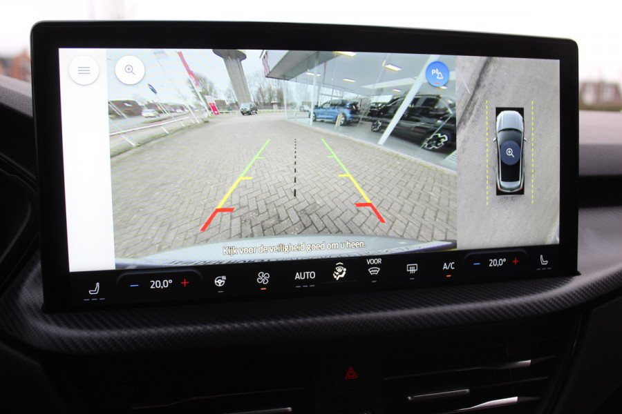 Ford Kuga 2.5-243pk PHEV ST-Line X. Van €. 54.937,- voor €. 43.735,- Trekgewicht van 2.100kg ! Elektr. panodak., elektr. trekhaak, stoel-, stuur- en voorraamverw., 360gr. Camera, HUD, AppleCarplay/Androidauto, Elektr. verstelb. comfortstoelen, LED verl.