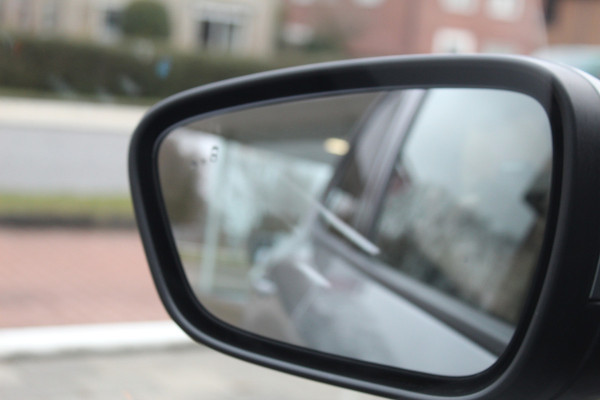 Ford Kuga 2.5-243pk PHEV ST-Line X. Van €. 54.937,- voor €. 43.735,- Trekgewicht van 2.100kg ! Elektr. panodak., elektr. trekhaak, stoel-, stuur- en voorraamverw., 360gr. Camera, HUD, AppleCarplay/Androidauto, Elektr. verstelb. comfortstoelen, LED verl.