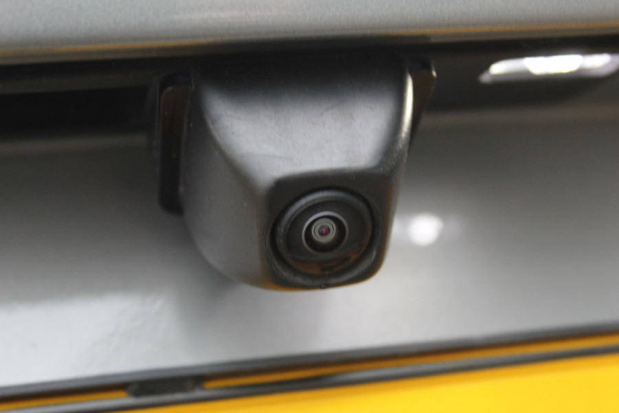 Ford Kuga 2.5-243pk PHEV ST-Line X. Van €. 54.937,- voor €. 43.735,- Trekgewicht van 2.100kg ! Elektr. panodak., elektr. trekhaak, stoel-, stuur- en voorraamverw., 360gr. Camera, HUD, AppleCarplay/Androidauto, Elektr. verstelb. comfortstoelen, LED verl.