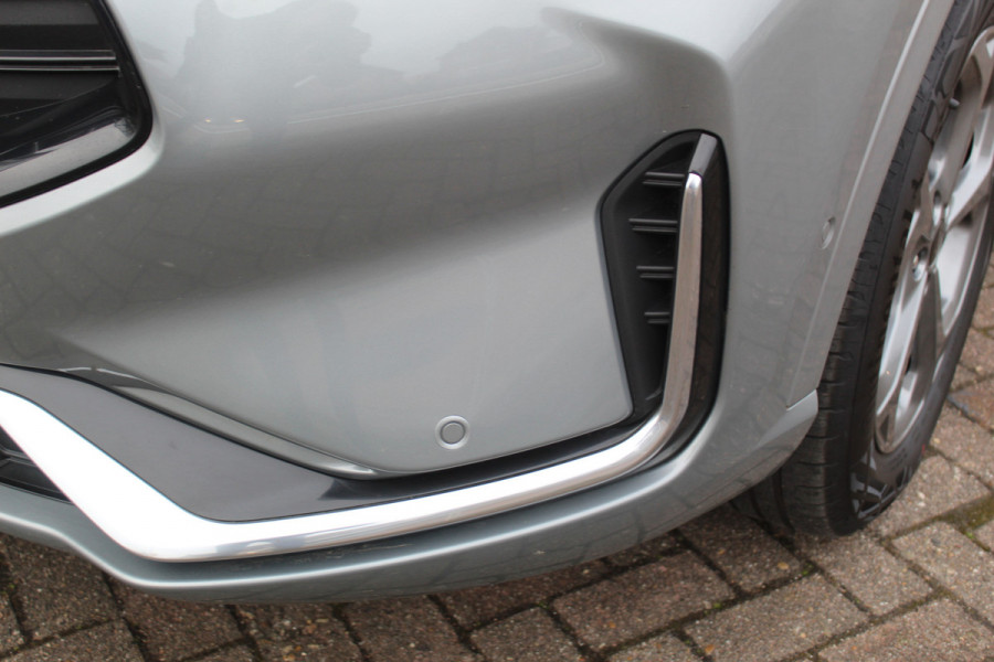 Ford Kuga 2.5-243pk PHEV ST-Line X. Van €. 54.937,- voor €. 43.735,- Trekgewicht van 2.100kg ! Elektr. panodak., elektr. trekhaak, stoel-, stuur- en voorraamverw., 360gr. Camera, HUD, AppleCarplay/Androidauto, Elektr. verstelb. comfortstoelen, LED verl.