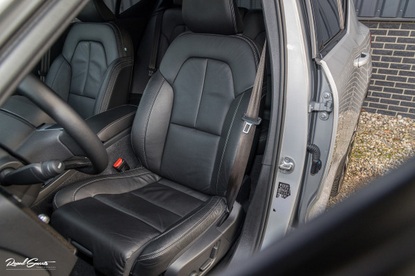 Volvo XC40 1.5 T5 Plug-in hybrid Plus Dark | Adaptieve cruise | Blis | Memory | Harman Kardon | Leder |