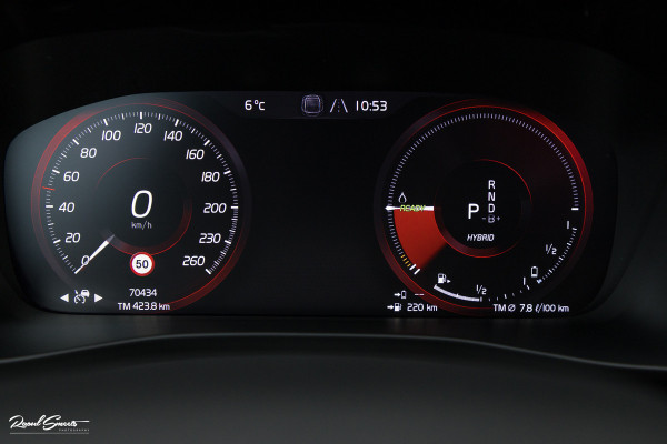 Volvo XC40 1.5 T5 Plug-in hybrid Plus Dark | Adaptieve cruise | Blis | Memory | Harman Kardon | Leder |