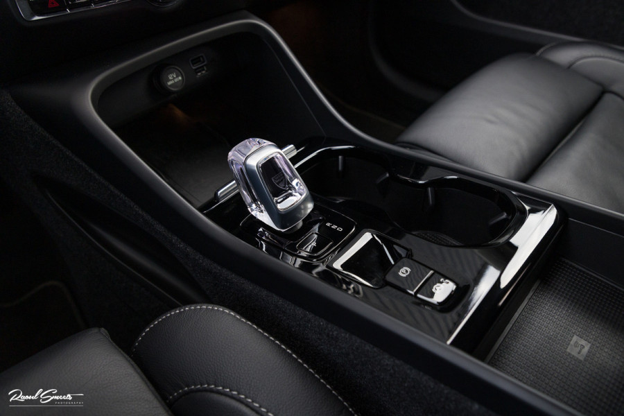 Volvo XC40 1.5 T5 Plug-in hybrid Plus Dark | Adaptieve cruise | Blis | Memory | Harman Kardon | Leder |