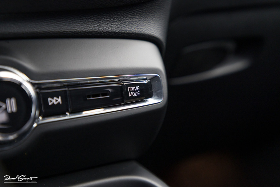 Volvo XC40 1.5 T5 Plug-in hybrid Plus Dark | Adaptieve cruise | Blis | Memory | Harman Kardon | Leder |