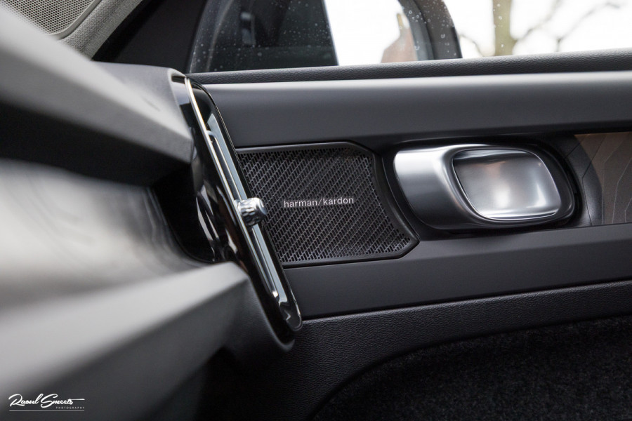 Volvo XC40 1.5 T5 Plug-in hybrid Plus Dark | Adaptieve cruise | Blis | Memory | Harman Kardon | Leder |