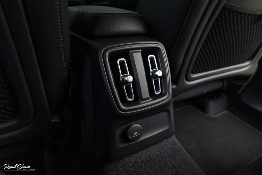 Volvo XC40 1.5 T5 Plug-in hybrid Plus Dark | Adaptieve cruise | Blis | Memory | Harman Kardon | Leder |