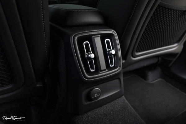 Volvo XC40 1.5 T5 Plug-in hybrid Plus Dark | Adaptieve cruise | Blis | Memory | Harman Kardon | Leder |