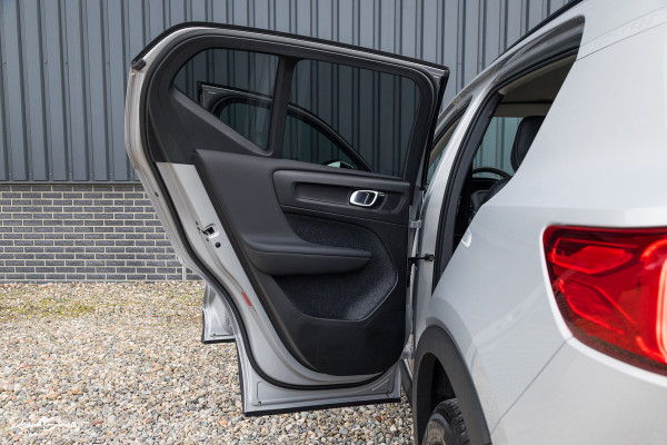 Volvo XC40 1.5 T5 Plug-in hybrid Plus Dark | Adaptieve cruise | Blis | Memory | Harman Kardon | Leder |