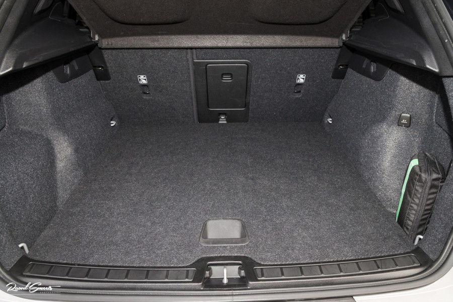 Volvo XC40 1.5 T5 Plug-in hybrid Plus Dark | Adaptieve cruise | Blis | Memory | Harman Kardon | Leder |