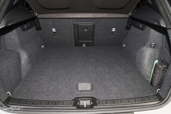 Volvo XC40 1.5 T5 Plug-in hybrid Plus Dark | Adaptieve cruise | Blis | Memory | Harman Kardon | Leder |