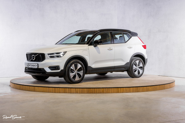 Volvo XC40 1.5 T5 Recharge R-Design | Adaptieve cruise | Zwenkbare trekhaak | Blis | Actieve bochtverlichting |