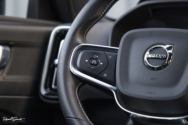 Volvo XC40 1.5 T5 Recharge R-Design | Adaptieve cruise | Zwenkbare trekhaak | Blis | Actieve bochtverlichting |