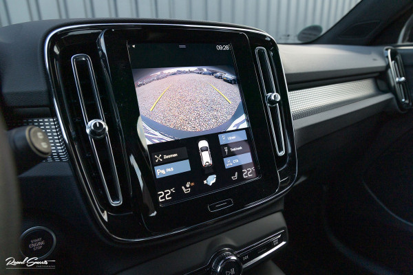 Volvo XC40 1.5 T5 Recharge R-Design | Adaptieve cruise | Zwenkbare trekhaak | Blis | Actieve bochtverlichting |