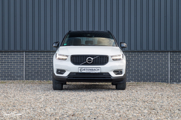 Volvo XC40 1.5 T5 Recharge R-Design | Adaptieve cruise | Zwenkbare trekhaak | Blis | Actieve bochtverlichting |