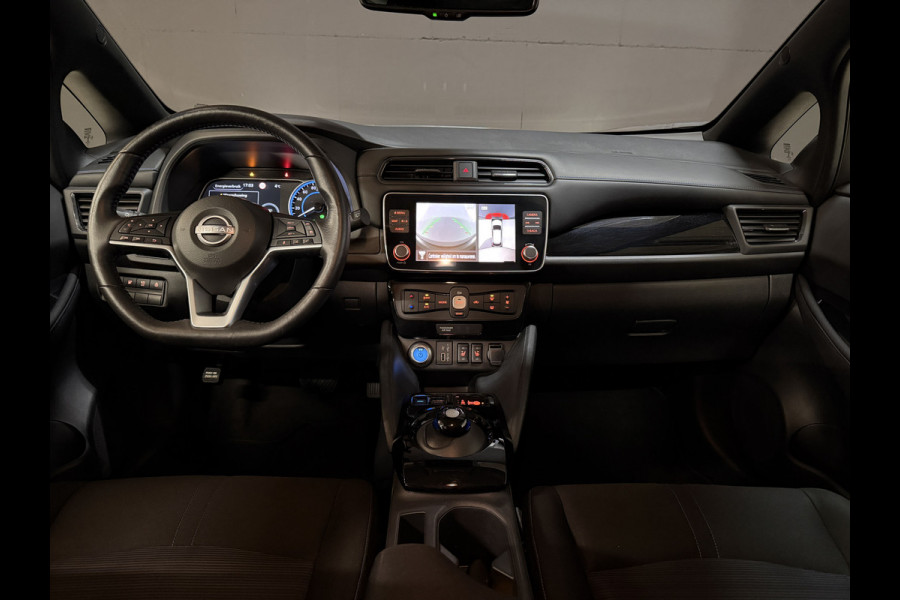 Nissan Leaf N-Connecta 40 kWh | Adaptive cruise | Carplay | 360 camera | Stoel/stuur/achterbankverwarming