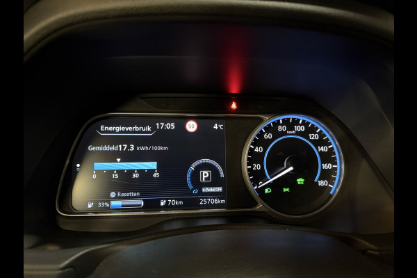 Nissan Leaf N-Connecta 40 kWh | Adaptive cruise | Carplay | 360 camera | Stoel/stuur/achterbankverwarming