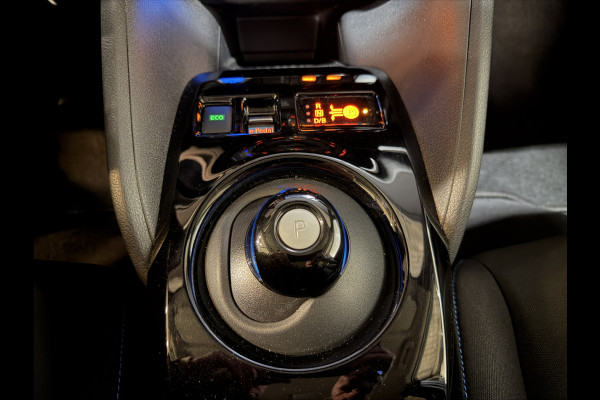 Nissan Leaf N-Connecta 40 kWh | Adaptive cruise | Carplay | 360 camera | Stoel/stuur/achterbankverwarming