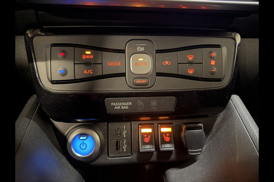 Nissan Leaf N-Connecta 40 kWh | Adaptive cruise | Carplay | 360 camera | Stoel/stuur/achterbankverwarming