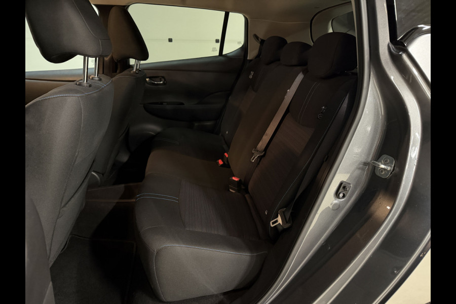 Nissan Leaf N-Connecta 40 kWh | Adaptive cruise | Carplay | 360 camera | Stoel/stuur/achterbankverwarming