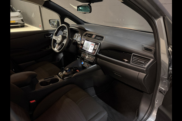 Nissan Leaf N-Connecta 40 kWh | Adaptive cruise | Carplay | 360 camera | Stoel/stuur/achterbankverwarming