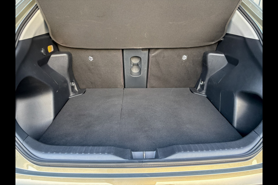 Toyota Yaris Cross 1.5 Hybrid Executive | JBL | Head Up | BSM | Navi | Stoelverw. | Prijs Rijklaar!!