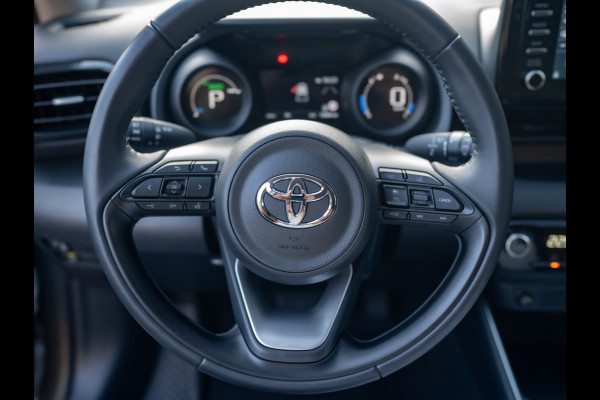 Toyota Yaris 1.5 Hybrid Business Plus | Navi | Keyless | Leder | Stoelverwarming | Prijs Rijklaar!!