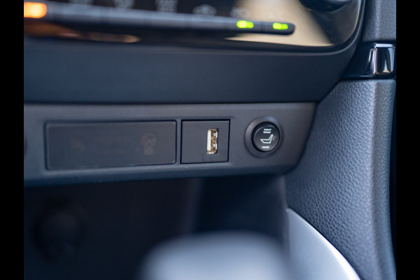 Toyota Yaris 1.5 Hybrid Business Plus | Navi | Keyless | Leder | Stoelverwarming | Prijs Rijklaar!!