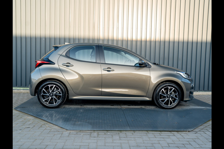 Toyota Yaris 1.5 Hybrid Business Plus | Navi | Keyless | Leder | Stoelverwarming | Prijs Rijklaar!!